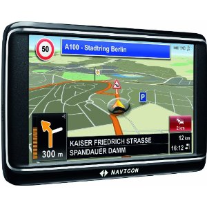 NAVIGON 70 Plus Navigationssystem (12,7cm (5 Zoll) Display, Europa 43, TMC, Annäherungssensor, Aktiver Fahrspurassistent, Reality View Pro, TTS)