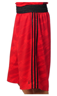 Bild zu adidas GFX Reversible Short rot in S oder M für je 9,46€