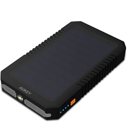 Bild zu [Prime] AUKEY Solar Powerbank 12.000mAh mit 2 USB-Ports für 12,99€