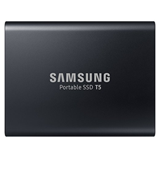 Bild zu Samsung MU-PA1T0B/EU Portable SSD T5 1TB ((bis zu 540 MB/s) + USB Kabel Typ C auf C und Typ C auf A) für 229,97€ (Vergleich: 279,90€)