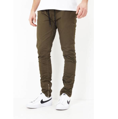 Bild zu SportSpar: BRAVE SOUL Squad Cotton Twill Skinny Leg Herren Chino Hose für 10,61€ inkl. Versand (Vergleich: ab 83€)