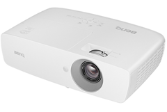 Bild zu BenQ TH683 Beamer – Full HD, 3.200 ANSI Lumen, 10.000:1 Kontrast, 1.3x Zoom, DLP, 3D, 2x HDMI für 442,20€