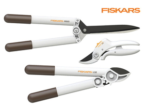 Bild zu Fiskars Baumschnitt-Set für 45,90€ (VG: ~ 92€)