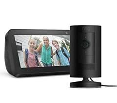 Bild zu Ring Stick Up Cam Plug-In, Schwarz & Echo Show 5 für 82,27€ (VG: 116,98€)