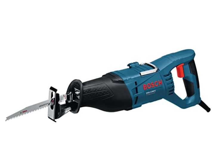 Bild zu Bosch Professional Säbelsäge GSA 1100 E (1100 Watt, inkl. 1 x Säbelsägeblatt S 2345 X für Holz, 1x Säbelsägeblatt S 123 XF für Metall, im Koffer) für 85,50€ (VG: 104,99€)