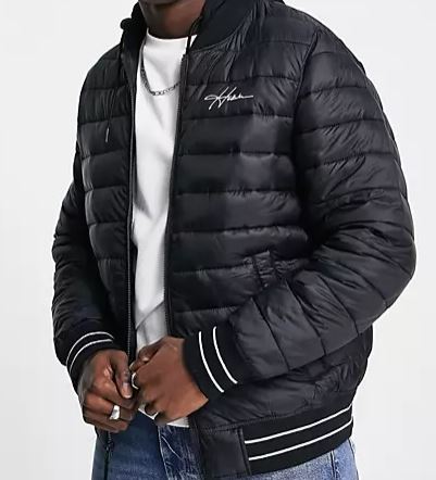 Bild zu Hollister – Gesteppte Bomberjacke in Schwarz mit Logo und Kapuze für 53,40€ (VG: 89€)