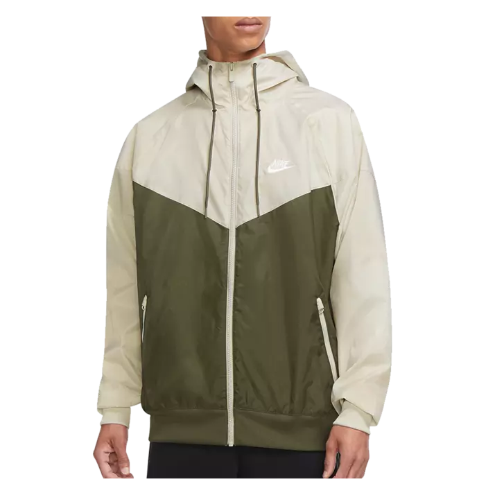 Bild zu Nike Kapuzenjacke Sportswear Heritage Essentials Windrunner für 37,99€ (Vergleich: 57,56€)