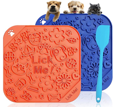 Bild zu 2er Pack Leckmatte  / Schleckmatte für den Hund/die Katze (20×20 cm, aus Lebensmittelechtem Silikon, BPA-frei) für 6,59€