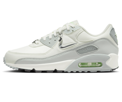 Bild zu Nike Air Max 90 SE Women (sail/sea glass/light silver/metallic silver) Gr. 36-40 ab 64€ (Vergleich: 145€)