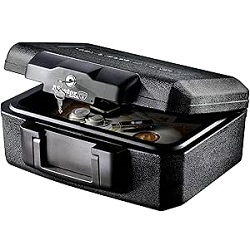 Bild zu Feuerfeste Sicherheitskassette Master Lock L1200 für 29,95€ (Vergleich: 41,55€)