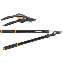 Bild zu Fiskars P26 SingleStep Bypass-Gartenschere und L11 Bypass-Astschere für 25,90€ (Vergleich: 48,86€)